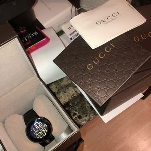 GUCCI WRIST WATCH